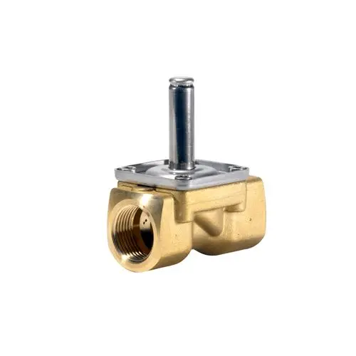 Magnetventil von Danfoss mit einer metallenen Konstruktion und einem senkrechten Anschluss. Eignet sich für automatische Steuerungsanwendungen in verschiedenen Systemen.
